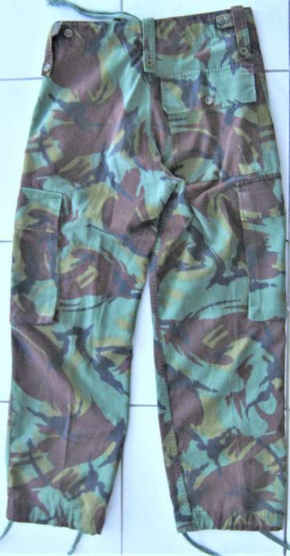 BRITISH ARMY - DPM CAMO PANTS SIZE 4 - 77 CM WAIST  - BUTTONS INTACT & ALL ZIPS WORKING