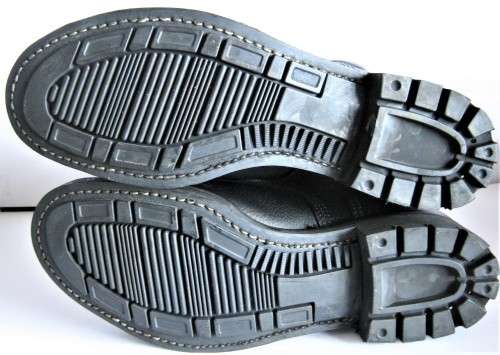 SADF BLACK COMBAT BOOTS SIZE 10 IN AN UNUSED CONDITION