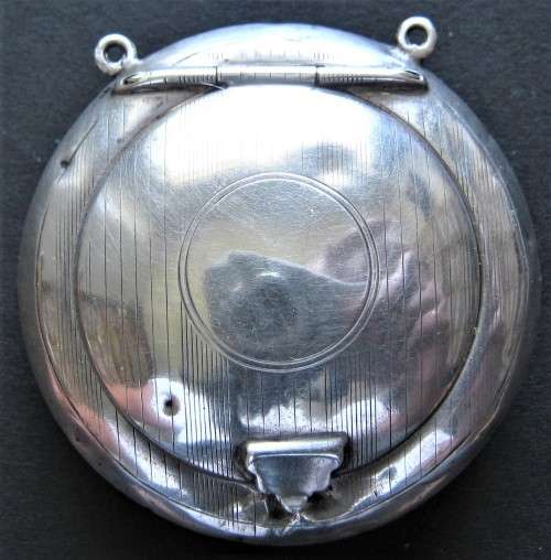 ANTIQUE BIRMINGHAM HALL MARK SILVER LOCKET DATED 1915 BY SAUNDERS and SHEPHERD - 45 MM DIAM AND 14GM