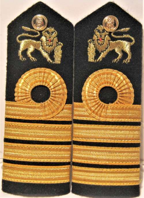 OLD S.A. NAVY CAPTAIN`S HARD SHOULDER STRAPS WITH BUTTONS IN VERY GOOD CONDITION