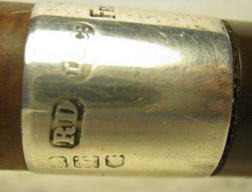 COLLECTABLE SEAMANS PIPE WITH SILVER RING BY L & Co INSCRIBED `FROM THE QUEEN OF SPAIN. COWES 1912`