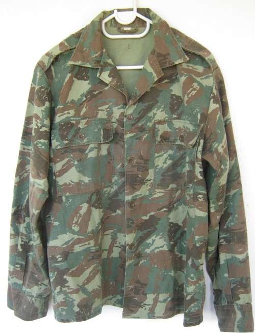 ORIGINAL OLD SADF 32 BATTALION AND RECCE CAMO SHIRT SIZE LARGE IN VERY GOOD CONDITION - SEE BELOW
