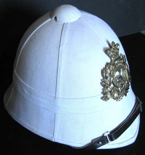 REPLICA ZULU WAR ERA BRITISH PITH HELMET WITH `HONI SOIT QUI MALY PENSE - 24` BADGE - ADJUSTABLE