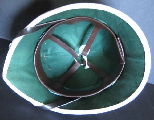 REPLICA ZULU WAR ERA BRITISH PITH HELMET WITH `HONI SOIT QUI MALY PENSE - 24` BADGE - ADJUSTABLE