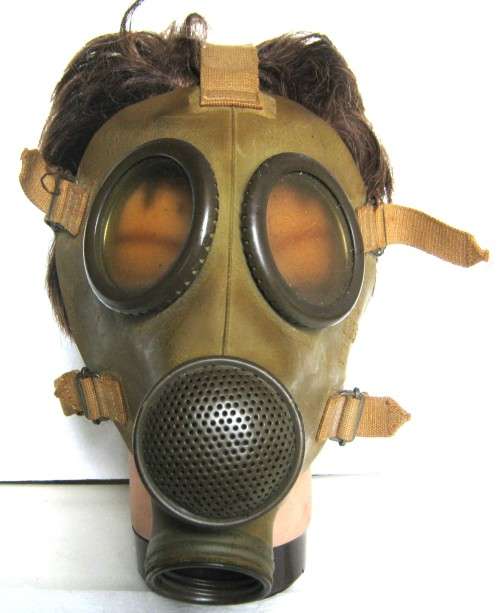 ITALIAN T35 GAS MASK USED FROM 1935 TO 1960, NO FILTER, IN GOOD CONDITION