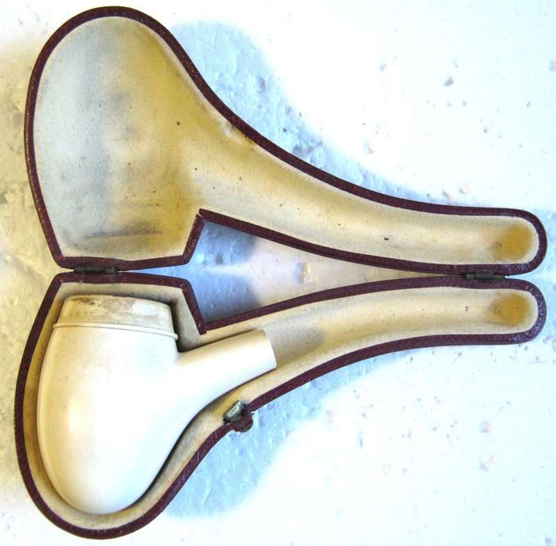 OLD MEERSCHAUM PIPE WITHOUT STEM IN IT`S CASE IN VERY GOOD CONDITION