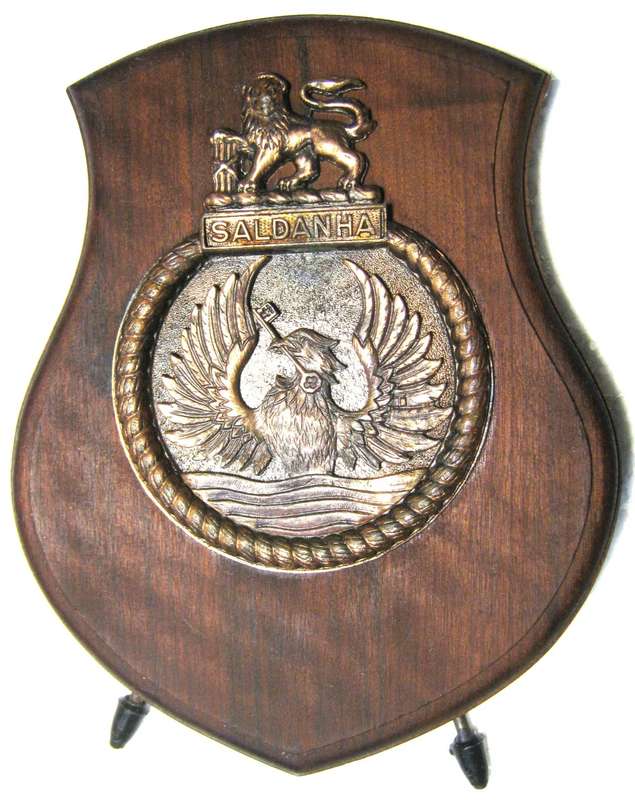 SAS SALDANHA BRONZE METAL BADGE MOUNTED ON WOOD WITH WALL MOUNT OR STAND 16 X 13 CM