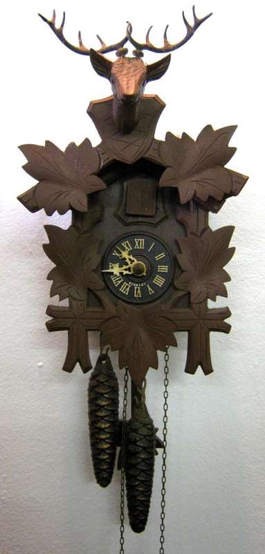 SMALL HUBERT HERR TRIBERG CUCKOO CLOCK - LISTED EARLIER BUT GOT KNOCKED OFF THE WALL - SPARES ONLY