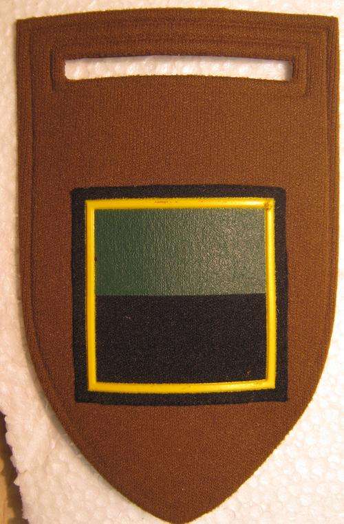 SADF INFANTRY "B" COMPANY TUPPERWARE FLASH WITH PIN AND CAP AS NEW