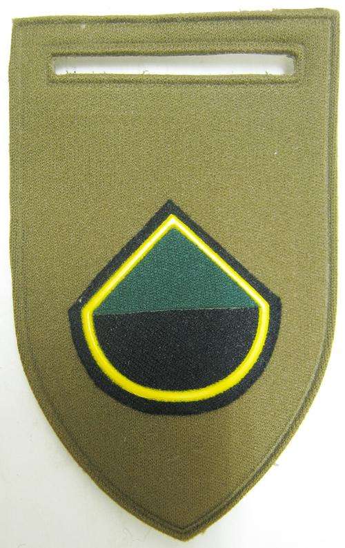 SADF INFANTRY "D" COMPANY TUPPERWARE FLASH WITH PIN AS NEW