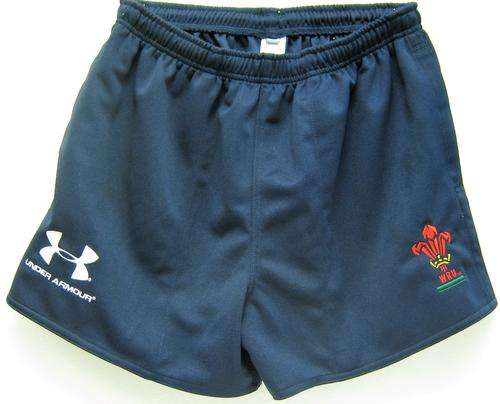 WALES RUGBY UNION PLAYERS SHORTS SIZE LARGE IN VERY GOOD CONDITION