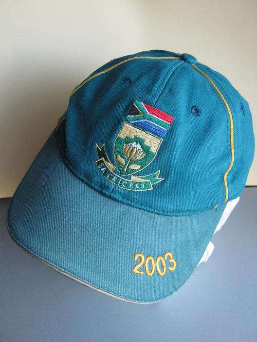 2003 ICC CRICKET WORLD CUP CAP - Has emblems of all the teams on the back - pretty good condition