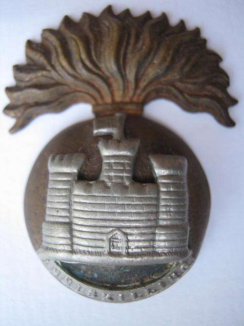 POST 1934 "THE ROYAL INNISKILLING FUSILIERS" ORIGINAL CAP BADGE - Very good condition