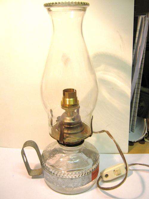 PARAFFIN LAMP CONVERTED TO ELECTRICITY - Very good condition