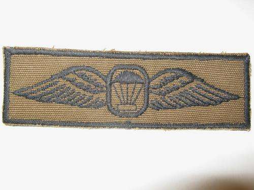 SOUTH AFRICAN PARACHUTE INSTRUCTOR WINGS, WORK DRESS, EMBROIDERED, VARIATION - As new