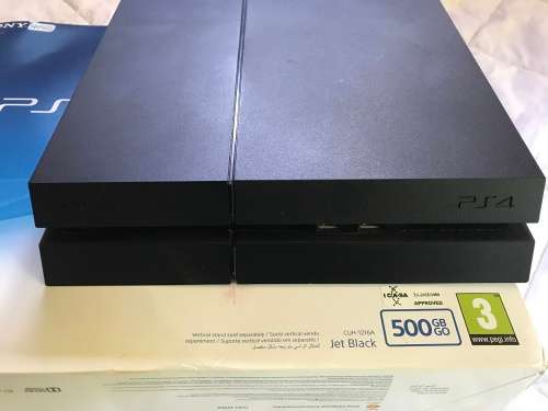 Sony PlayStation 4 500GB (great condition 2nd hand)with GTA V