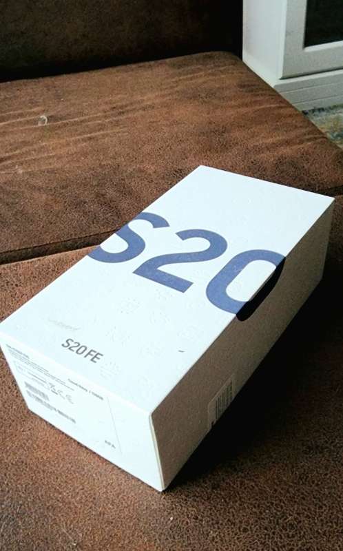 Samsung S20 FE for sale