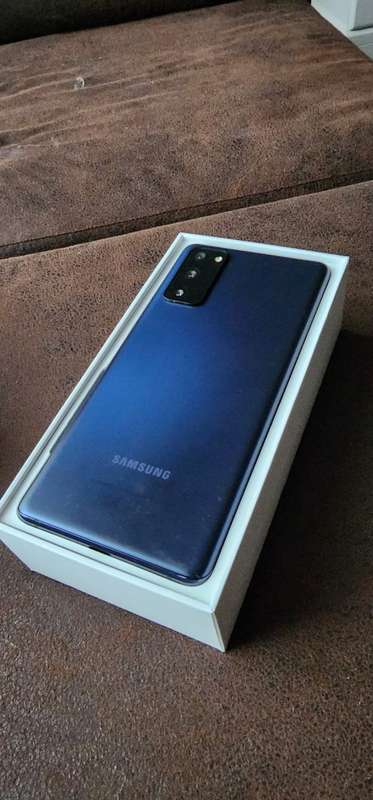 Samsung S20 FE for sale