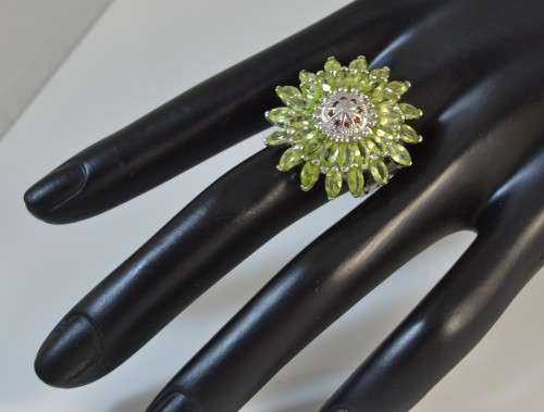 BEAUTIFUL LARGE RICH GREEN REAL PERIDOT & MOZAMBIQUE GARNET 925 SILVER RING SIZE 7