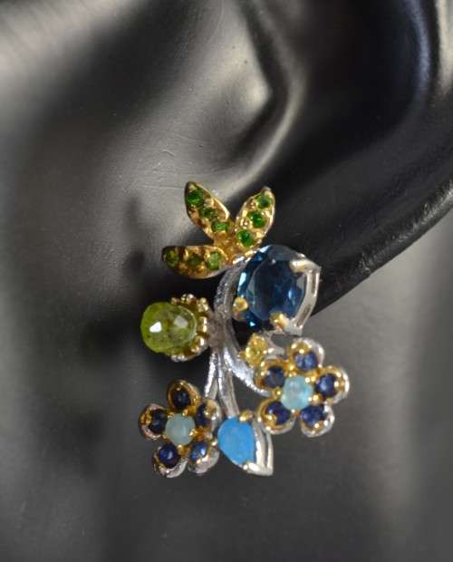 STUNNING REAL LONDON BLUE TOPAZ SAPPHIRE PERIDOT, TSAVORITE GARNET & APATITE 925 SILVER EARRINGS