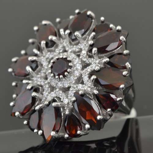 STRIKING LARGE NATURAL GARNET AND CZ 925 SILVER RING SIZE 7.25