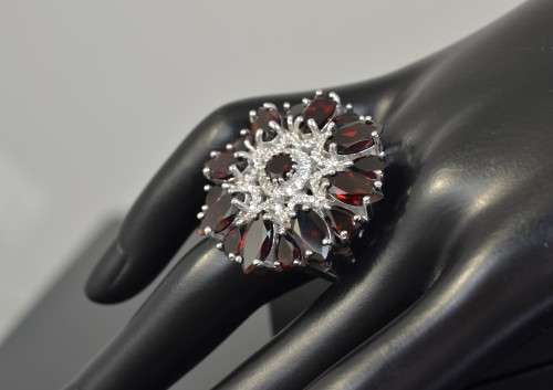 STRIKING LARGE NATURAL GARNET AND CZ 925 SILVER RING SIZE 7.25
