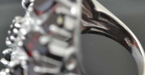 STRIKING LARGE NATURAL GARNET AND CZ 925 SILVER RING SIZE 7.25