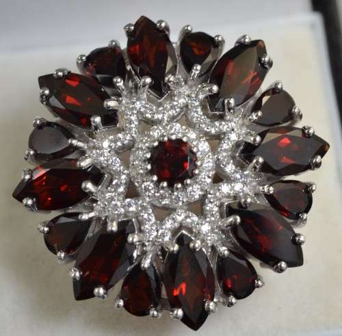 STRIKING LARGE NATURAL GARNET AND CZ 925 SILVER RING SIZE 7.25