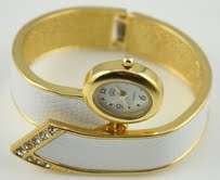 "STUNNING"  Ladies Crystal Embellished Quartz  Bracelet Watch Available in 3 Colours  "Brand New "