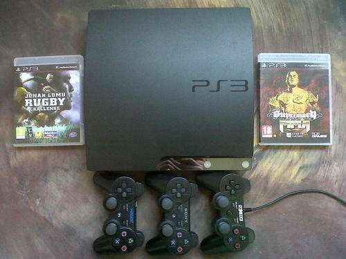 Sony Playstation 3/ PS3 250gb with 3 remotes + 2 Games BARGAIN
