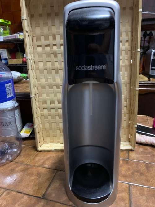 sodastream Soda maker incl two gas bottles and six water bottles