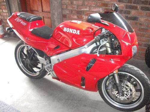 Honda RVF400