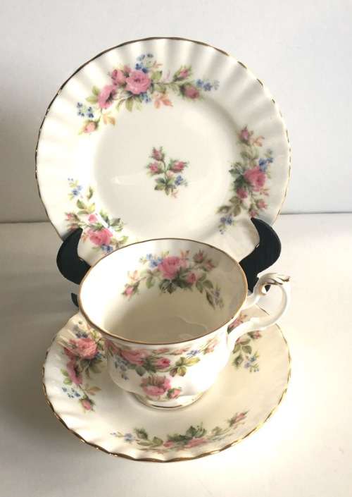 Royal Albert Moss Rose Trio