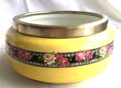 Vintage bowl with rim
