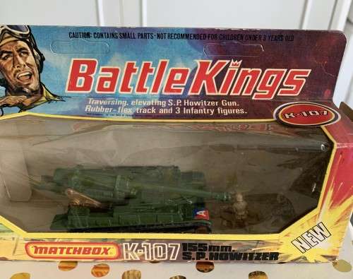 Matchbox BattleKings S.P. Howitzer Gun tank and 3 infantry figures