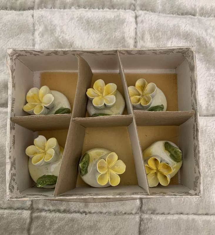 Flower Place settings