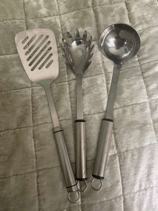 Set of 3 kitchen tools