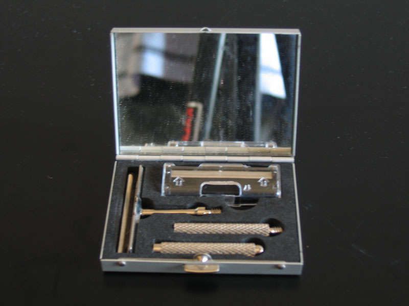 Compact Razor