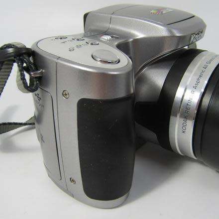 KODAK EASYSHARE Z740 5Mp CAMERA WITH 10 X ZOOM