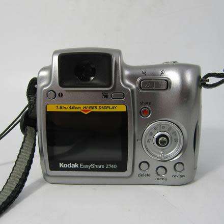 KODAK EASYSHARE Z740 5Mp CAMERA WITH 10 X ZOOM