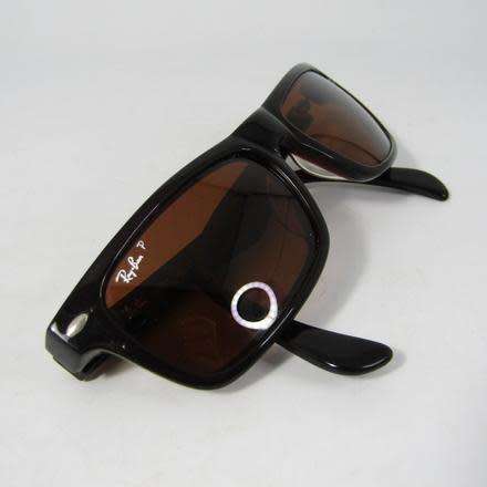 RAY BAN WAYFARER POLARISED SUNGLASSES WITH ORIGINAL CASE - RB2151