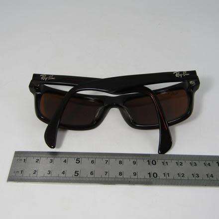 RAY BAN WAYFARER POLARISED SUNGLASSES WITH ORIGINAL CASE - RB2151