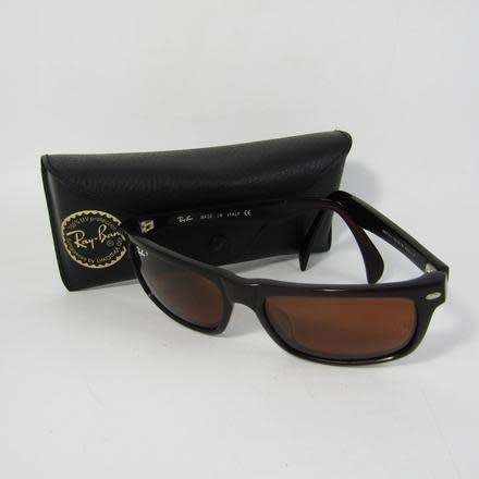 RAY BAN WAYFARER POLARISED SUNGLASSES WITH ORIGINAL CASE - RB2151