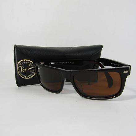 RAY BAN WAYFARER POLARISED SUNGLASSES WITH ORIGINAL CASE - RB2151
