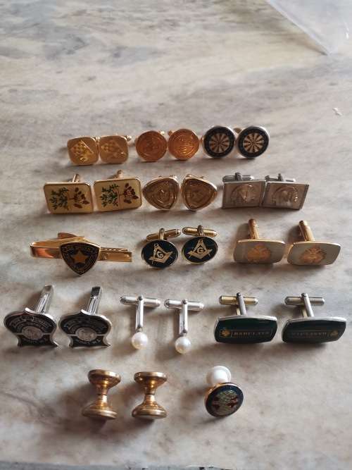 HUGE COLLECTION OF MENS CUFFLINKS - TAKE ALL FOR 1 BID