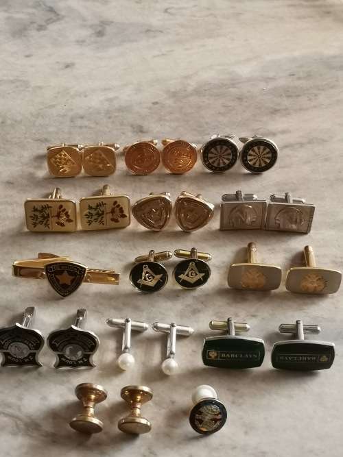 HUGE COLLECTION OF MENS CUFFLINKS - TAKE ALL FOR 1 BID