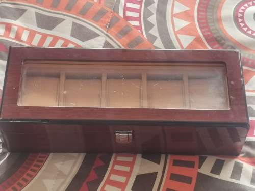 BEAUTIFUL OAK FINISHED 5 SLOT WATCH DISPLAY CASE