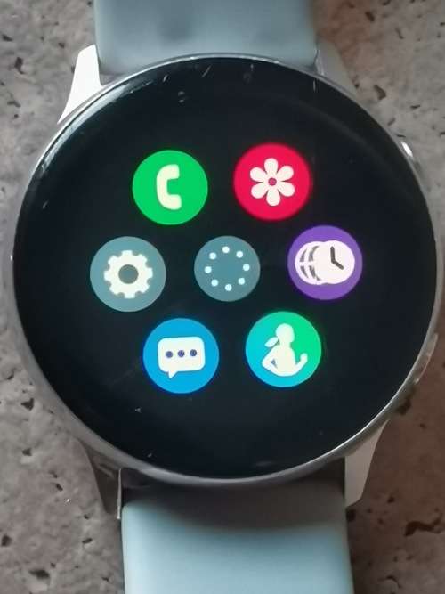 SAMSUNG GALAXY ACTIVE SMART WATCH WITH BOX AND ACCESSORIES - MODEL SM-R500
