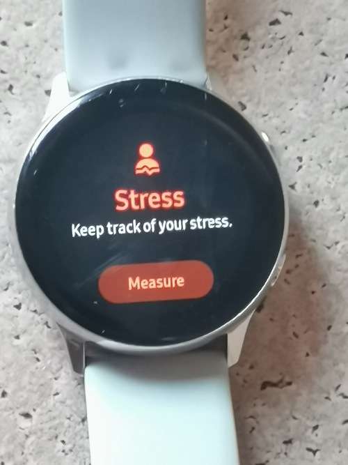 SAMSUNG GALAXY ACTIVE SMART WATCH WITH BOX AND ACCESSORIES - MODEL SM-R500