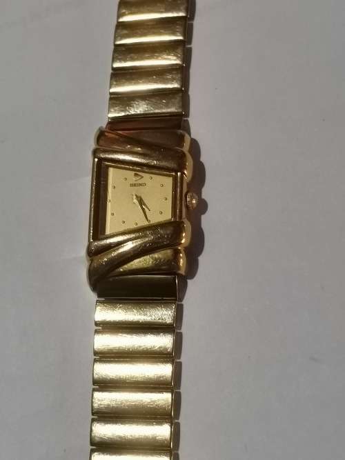 ELEGANT & EXOTIC LADIES SEIKO GOLD PLATED QUARTZ WATCH IN EXCELLENT WORKING CONDITION
